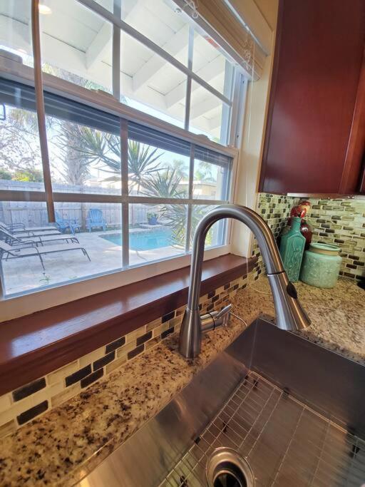 Hawaiian Cottage - Heated Pool Walk To The Beach Cocoa Beach Ngoại thất bức ảnh